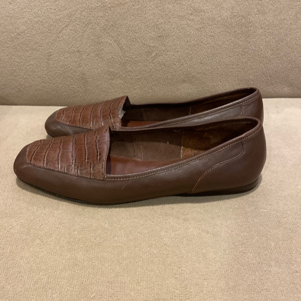 Enzo Angiolini Liberty  brown leather flats size 8.5 W used condition good